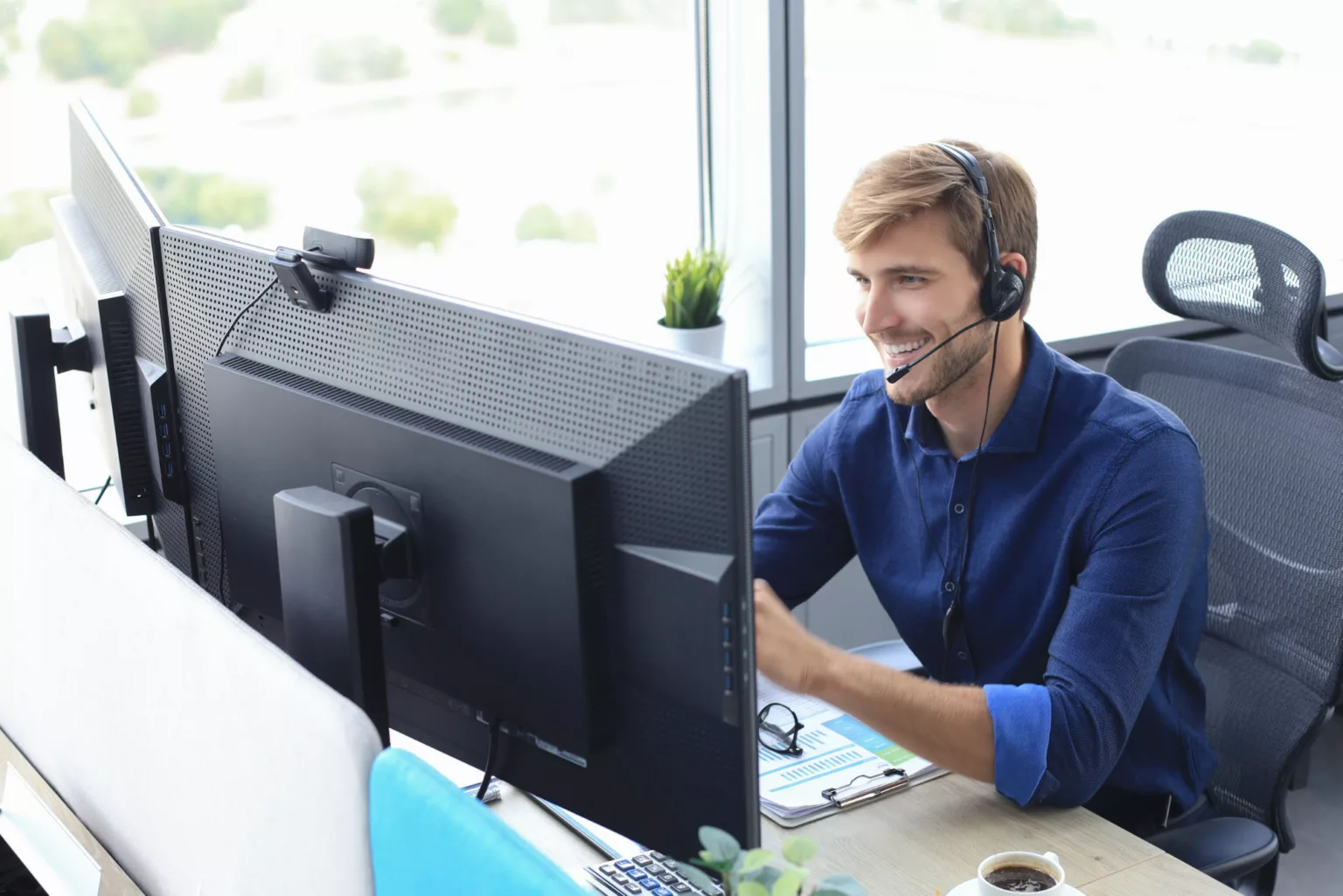 Bluefinch-esbd - bluefinch esbd customer support executive working office